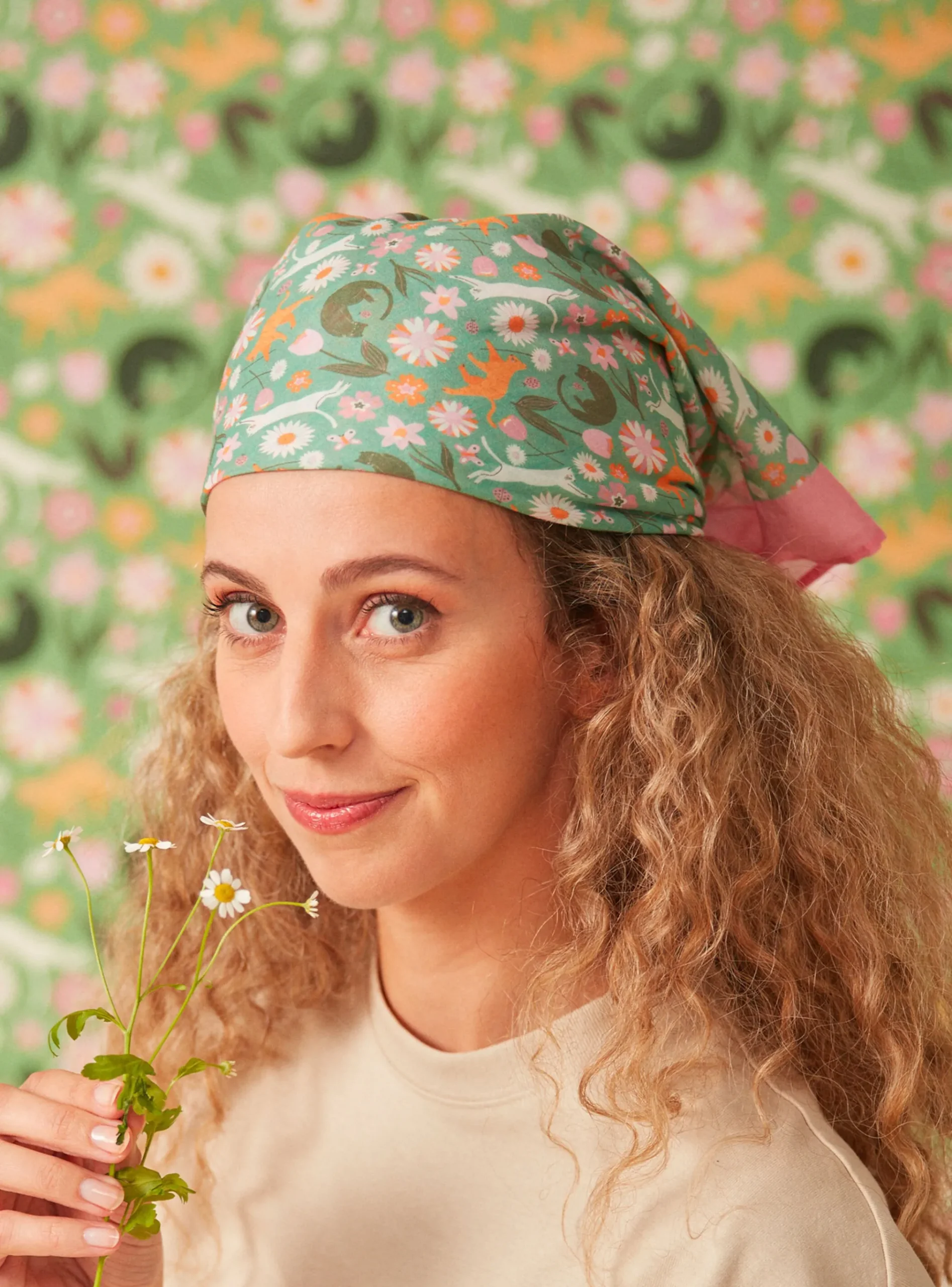 Sergent Major Chapeau & Foulard | Bonnet, Echarpe & Gants-Foulard imprimé chats et fleurs